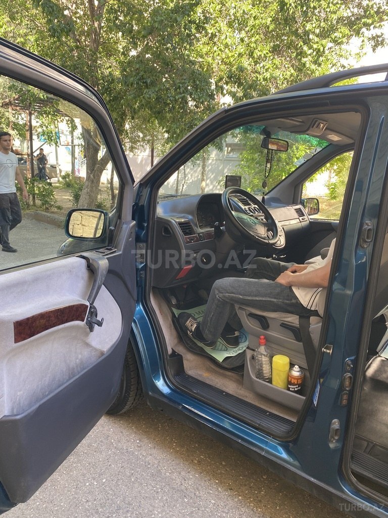 Mercedes Vito 114