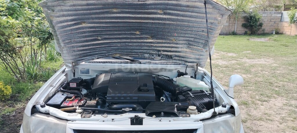 Mitsubishi Pajero io