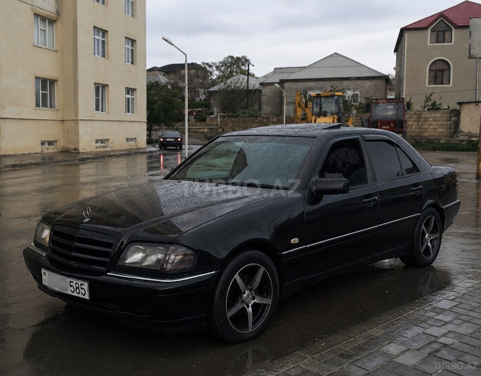 Mercedes C 230