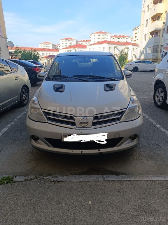 Nissan Tiida