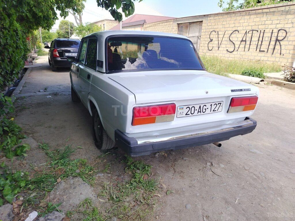 LADA (VAZ) 2107