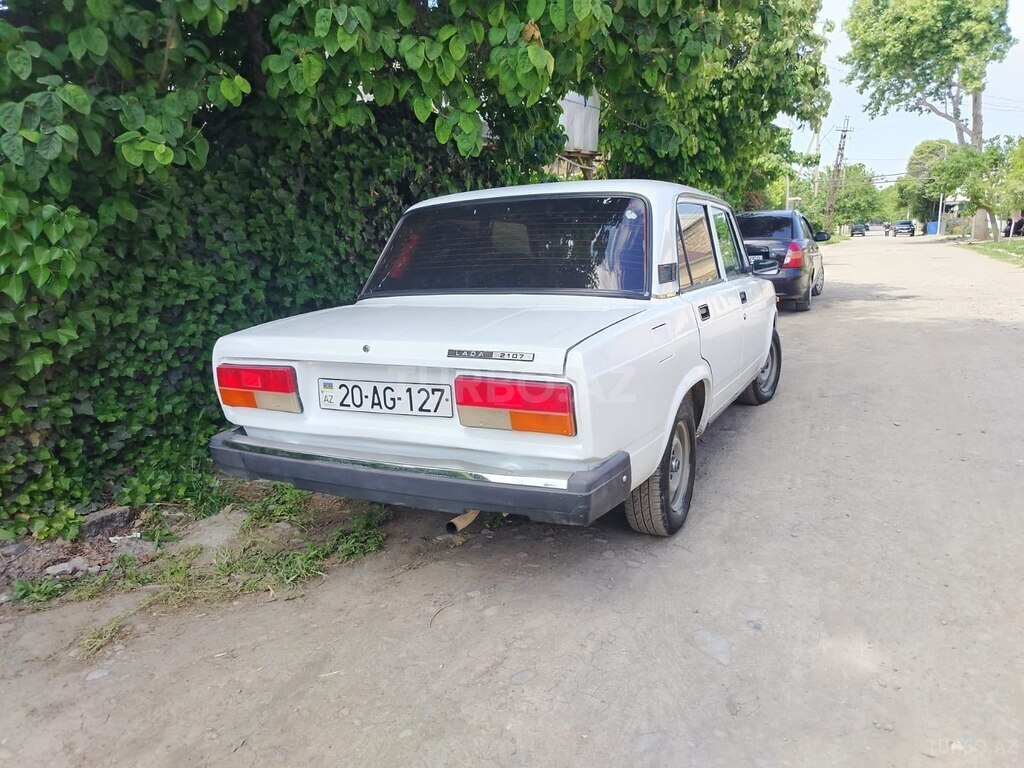 LADA (VAZ) 2107