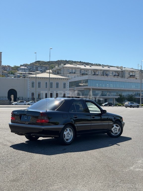 Mercedes C 230