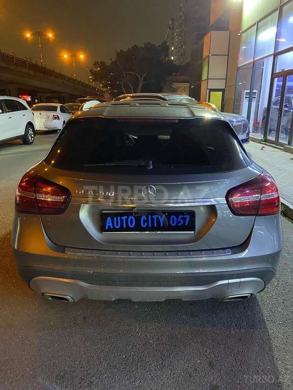 Mercedes GLA 200