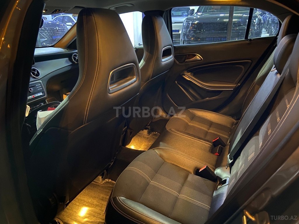 Mercedes GLA 200