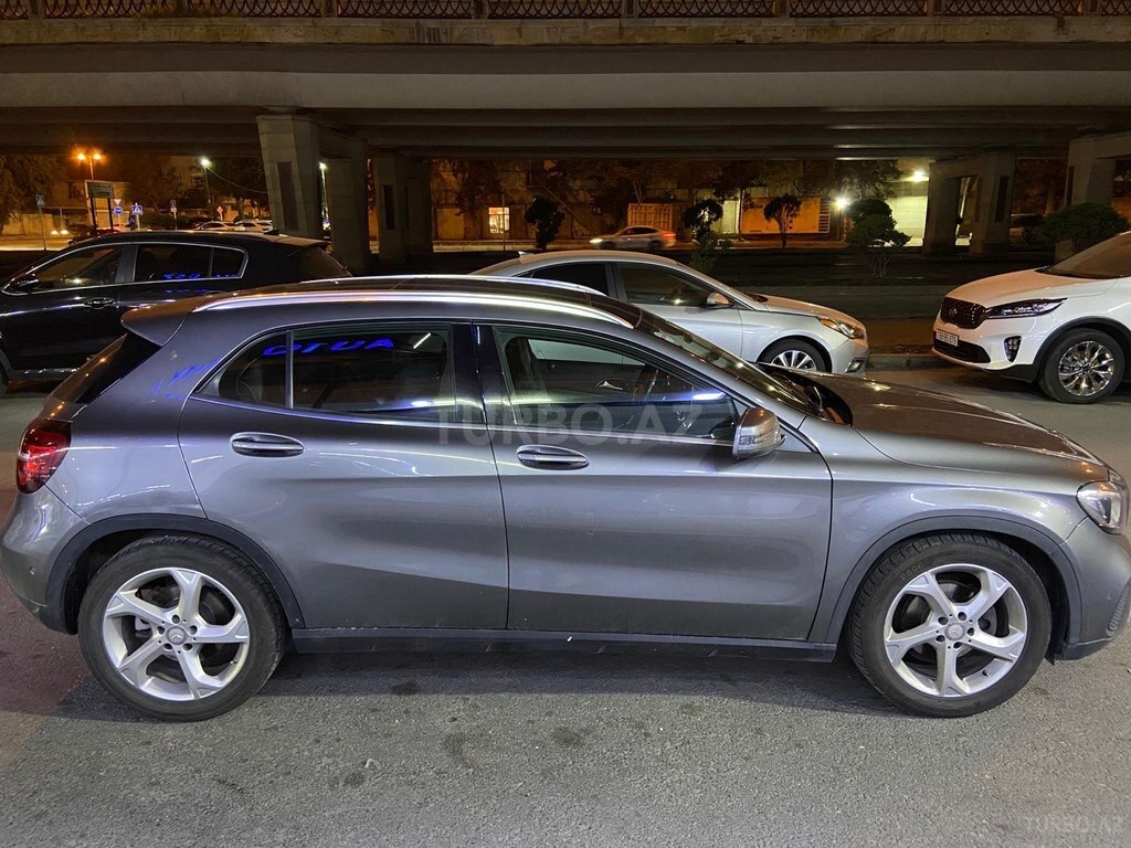 Mercedes GLA 200
