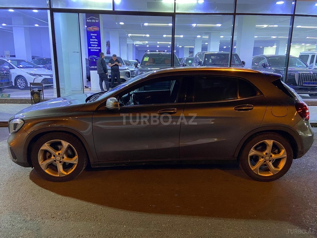 Mercedes GLA 200