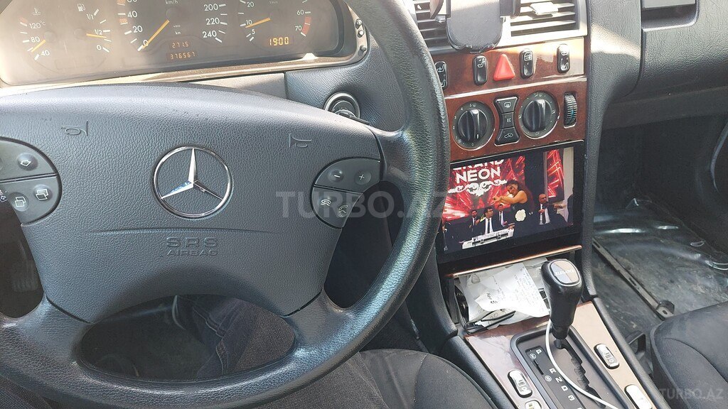 Mercedes C 230