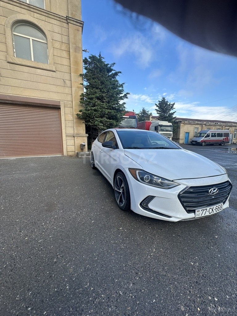 Hyundai Elantra
