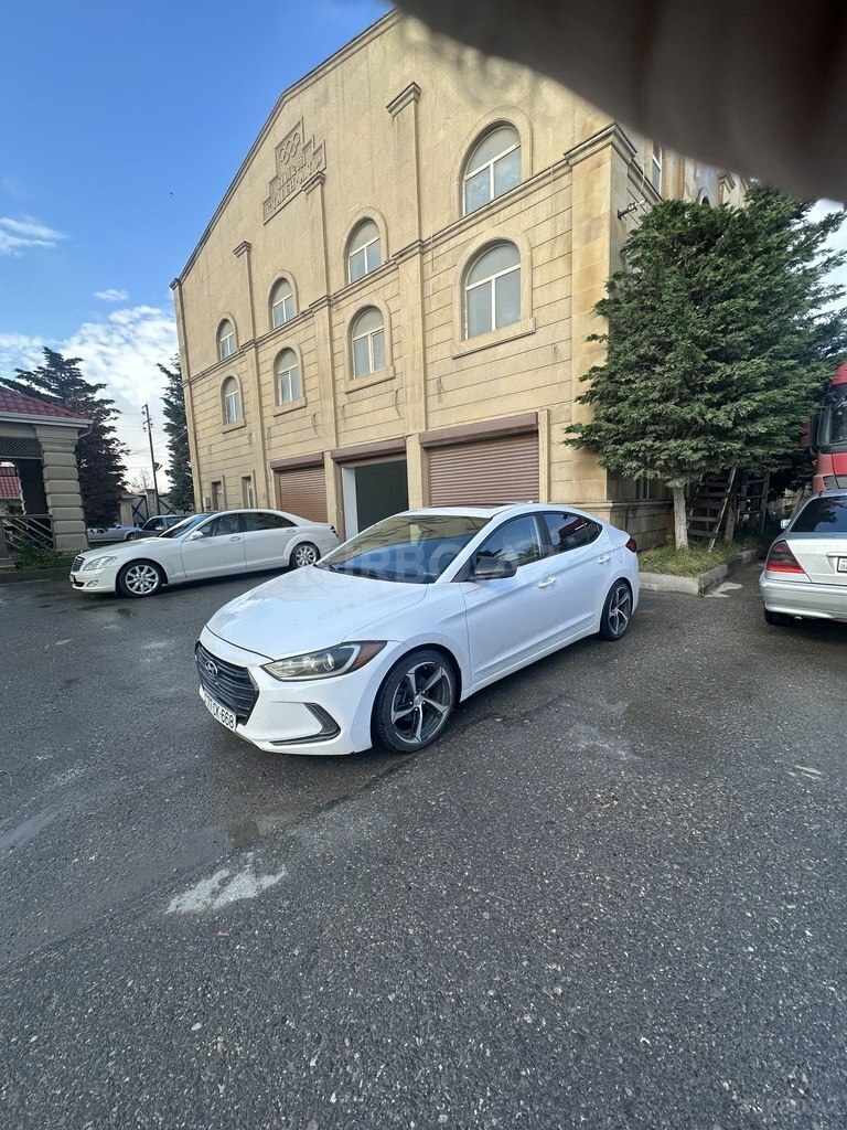 Hyundai Elantra