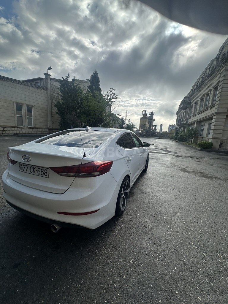 Hyundai Elantra