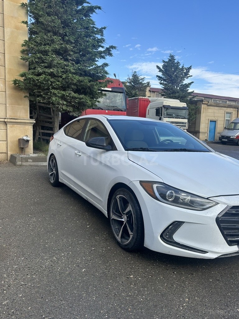 Hyundai Elantra