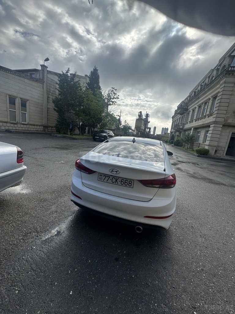 Hyundai Elantra