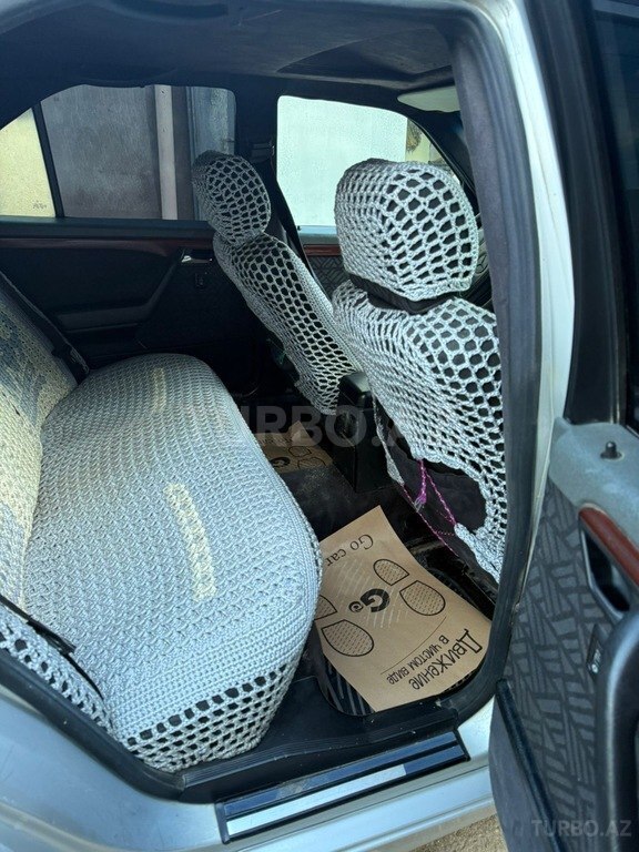 Mercedes C 200
