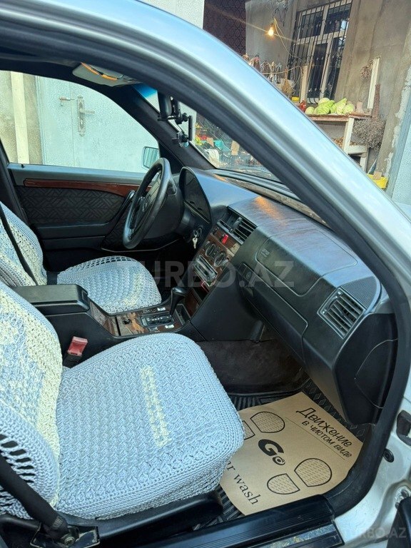 Mercedes C 200