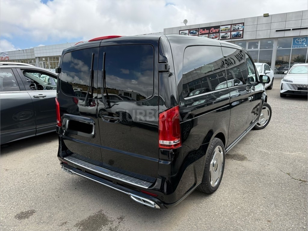Mercedes Vito 121