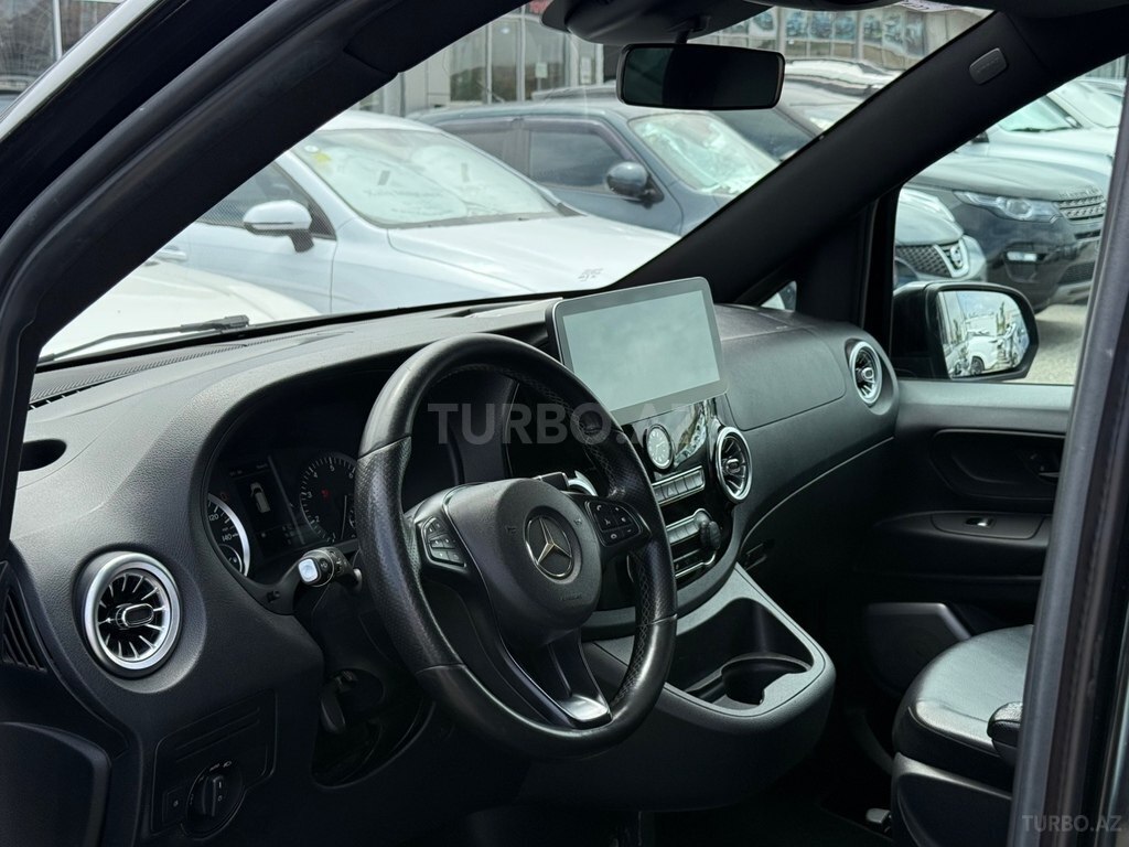 Mercedes Vito 121