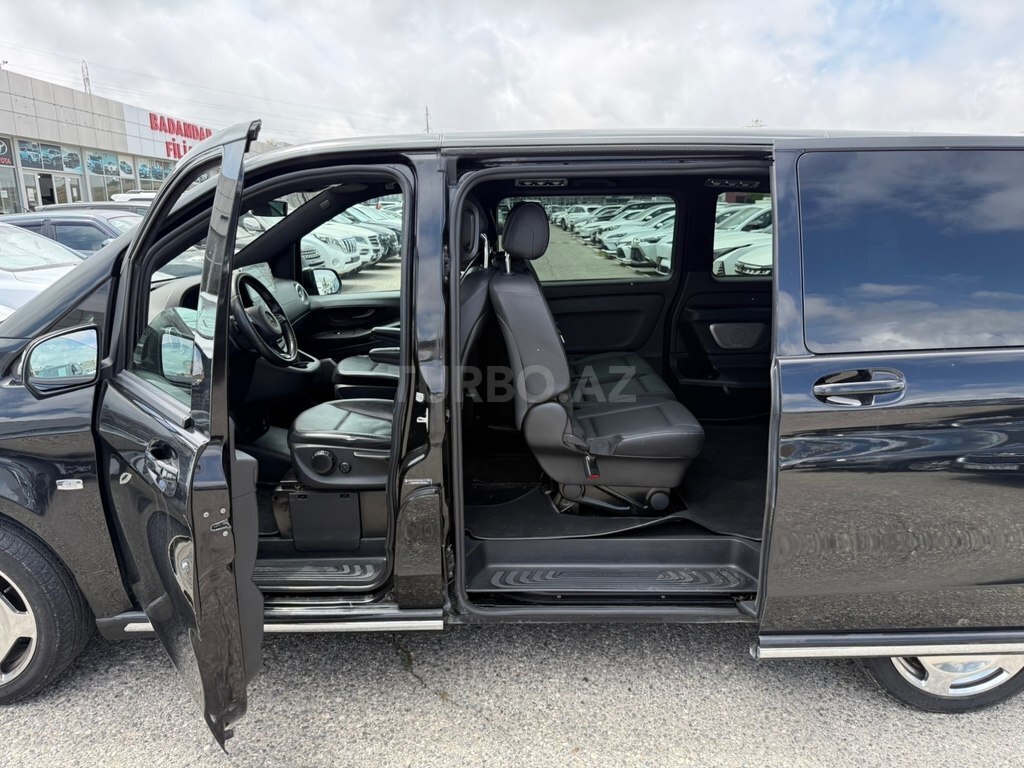 Mercedes Vito 121