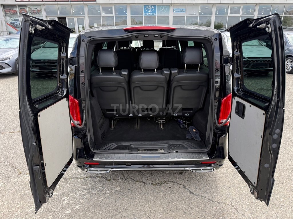 Mercedes Vito 121