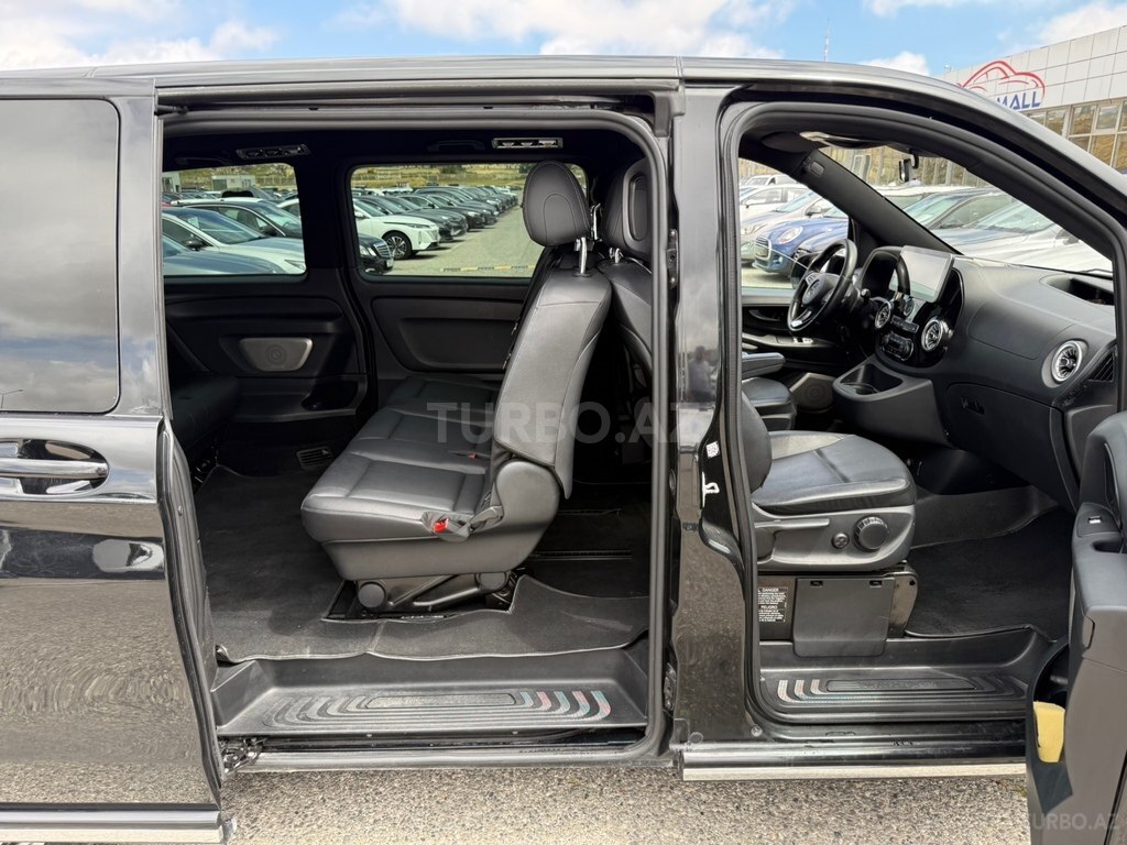 Mercedes Vito 121