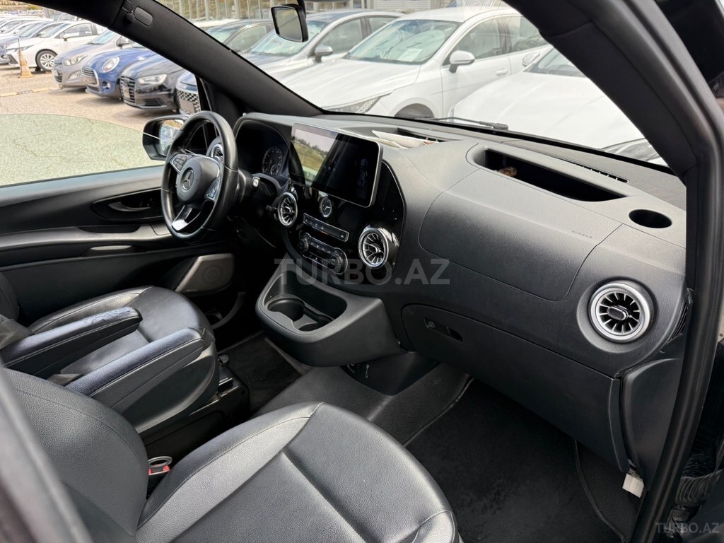 Mercedes Vito 121