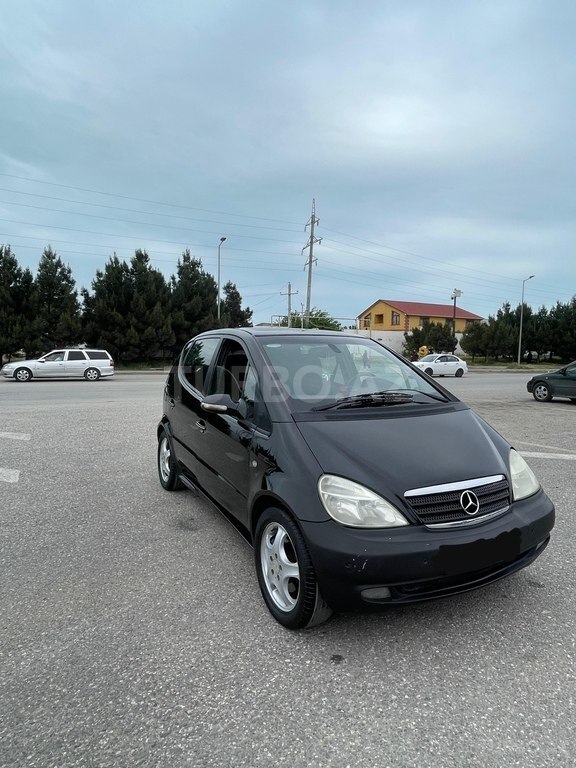 Mercedes A 210