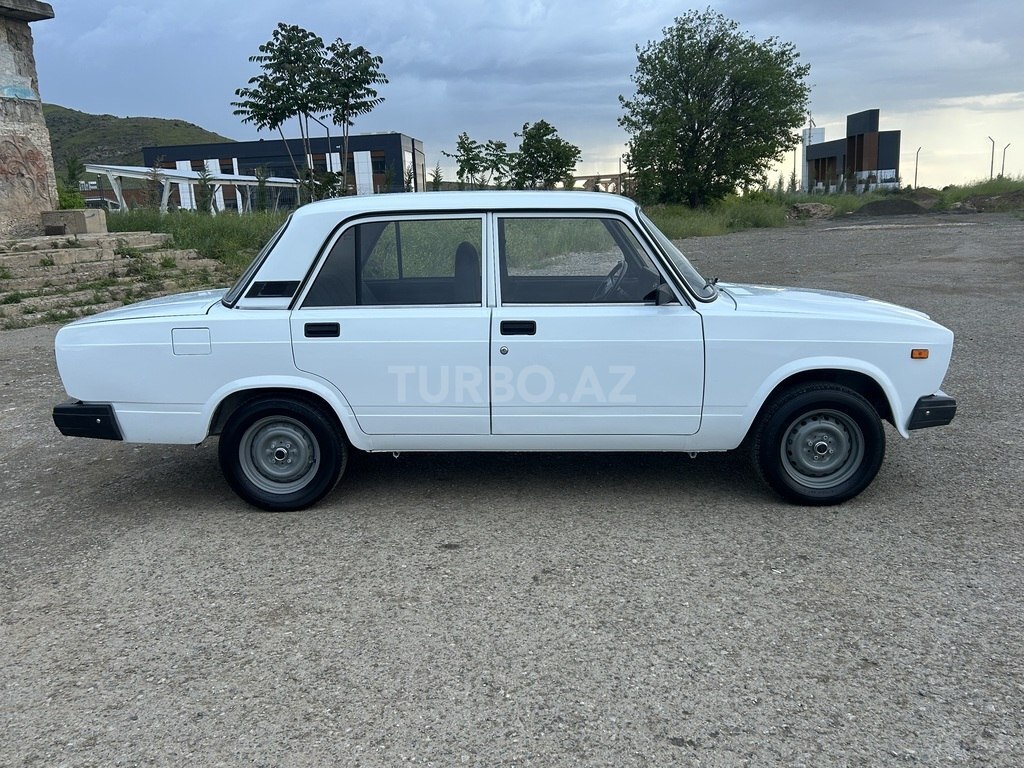 LADA (VAZ) 2107