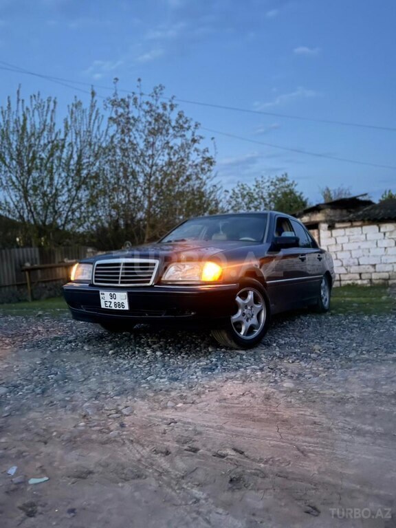 Mercedes C 230