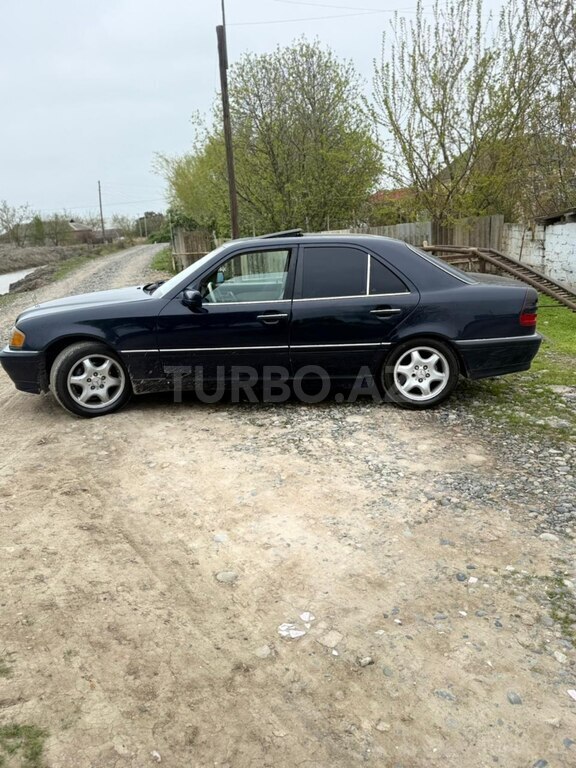 Mercedes C 230
