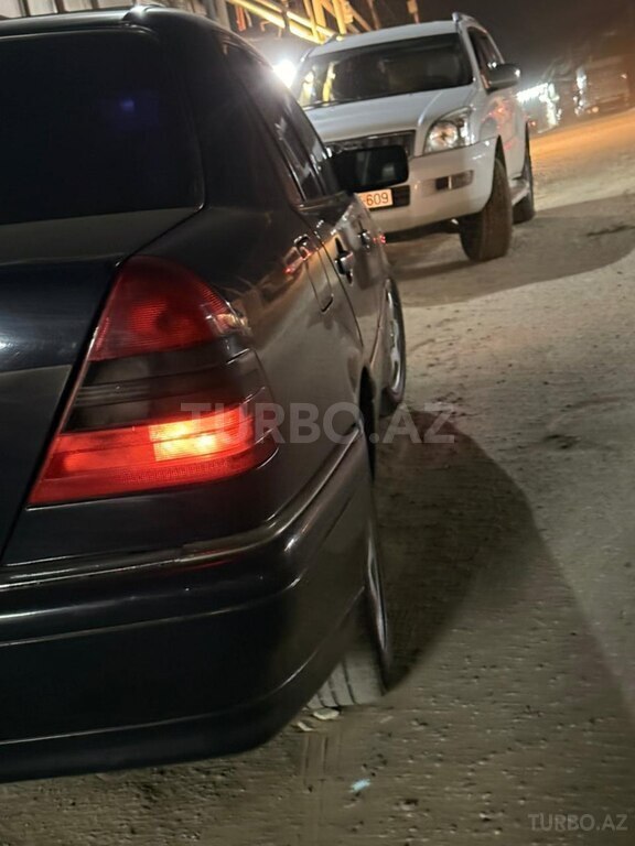 Mercedes C 230