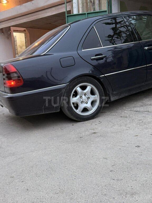 Mercedes C 230
