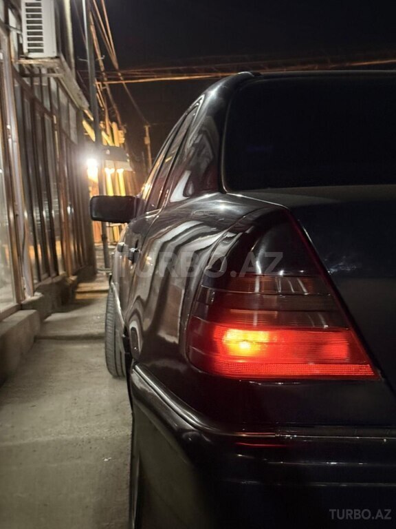Mercedes C 230