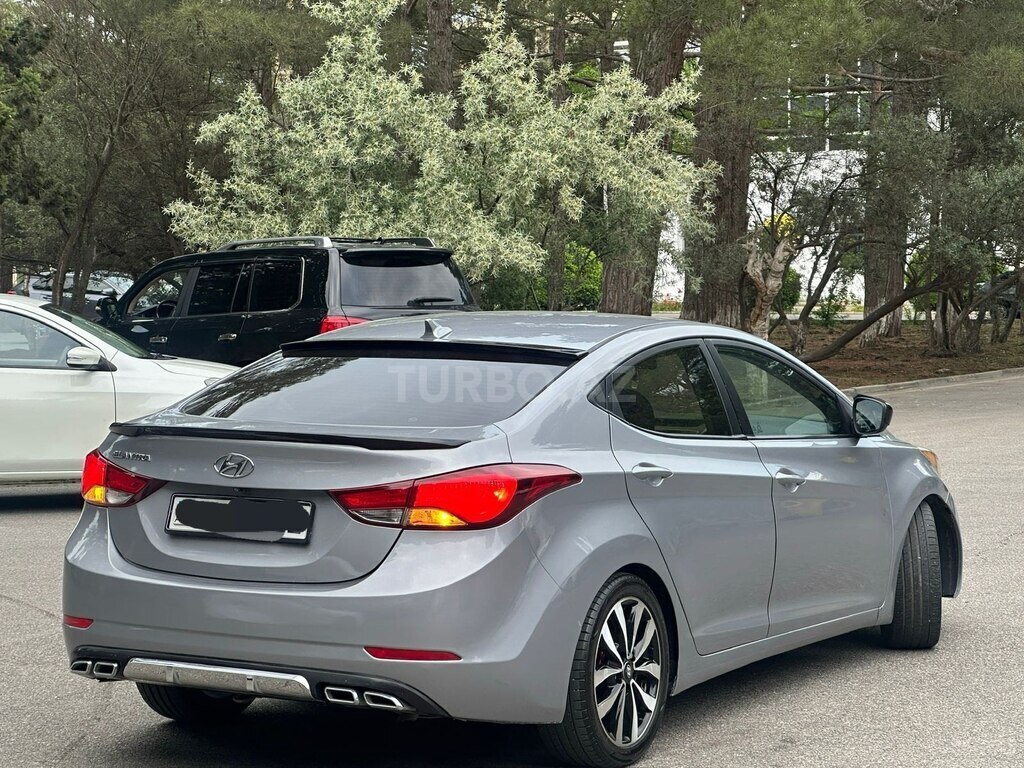 Hyundai Elantra