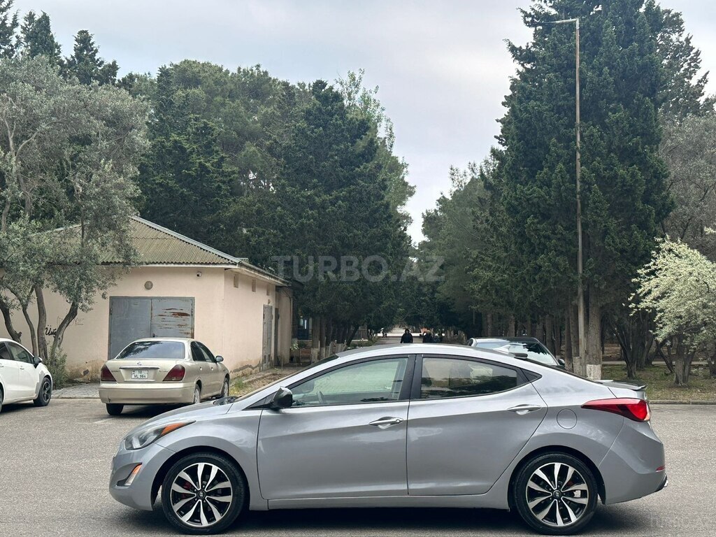 Hyundai Elantra