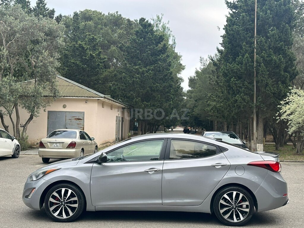 Hyundai Elantra