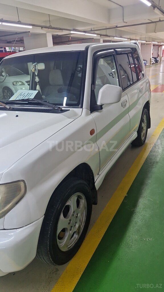 Mitsubishi Pajero io