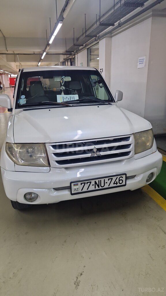 Mitsubishi Pajero io