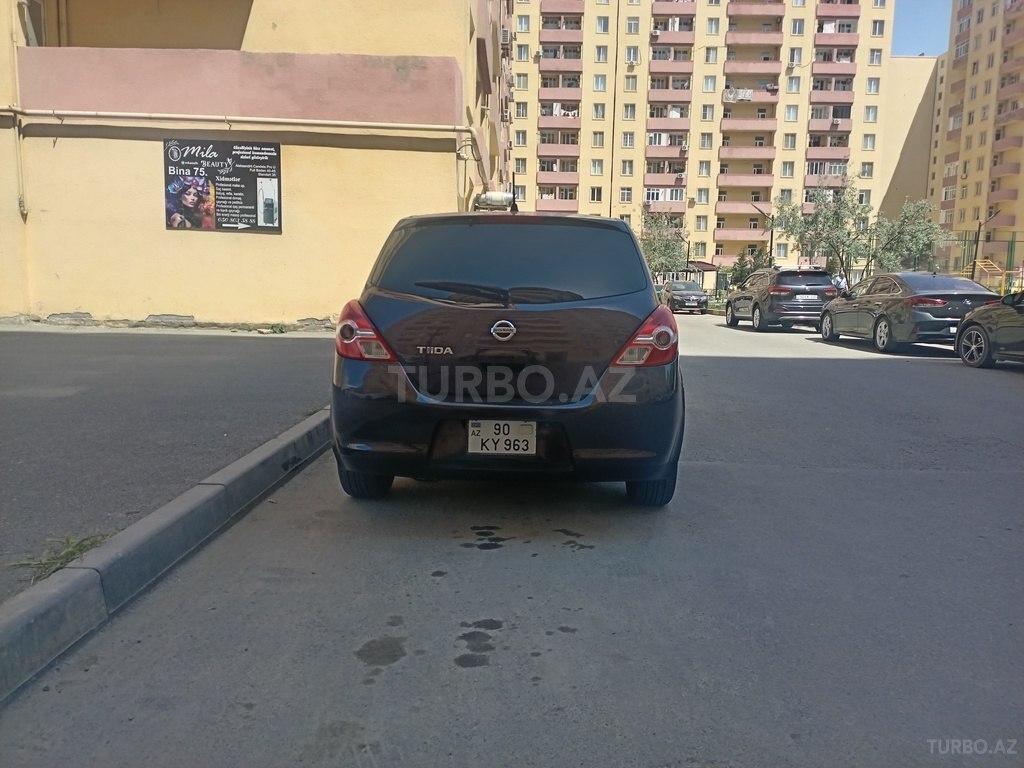 Nissan Tiida