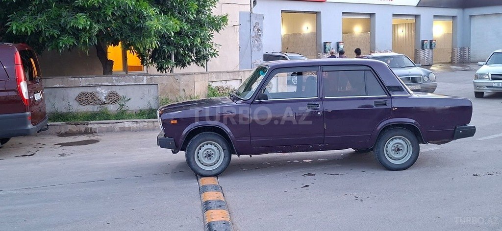 LADA (VAZ) 2107