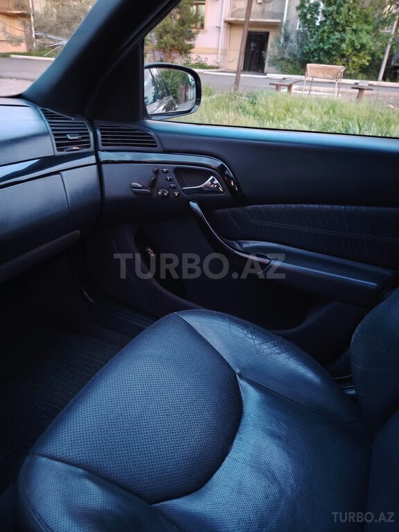 Mercedes S 320
