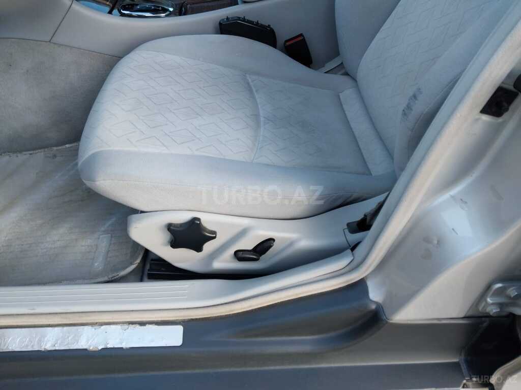 Mercedes C 240