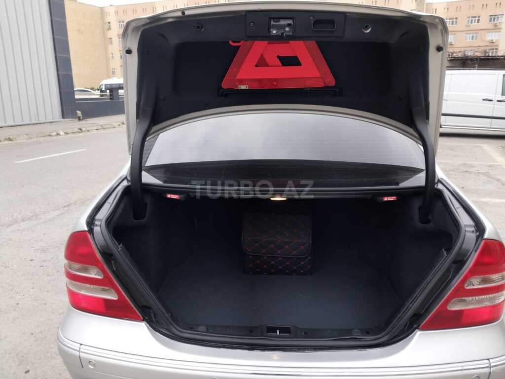 Mercedes C 240