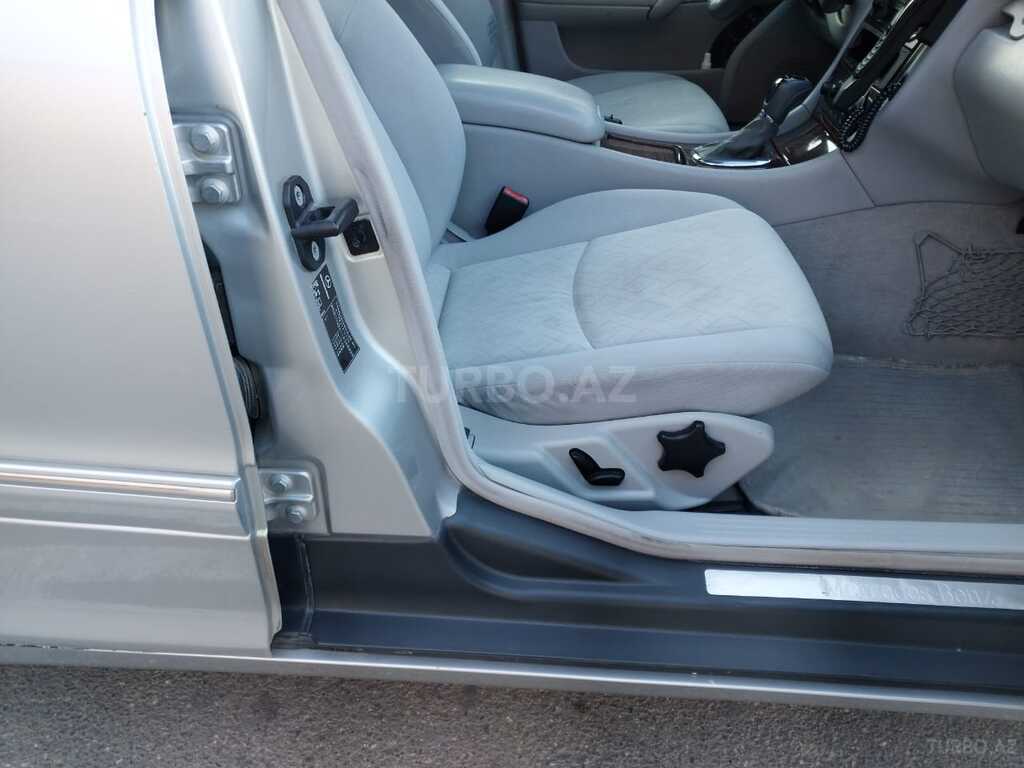 Mercedes C 240