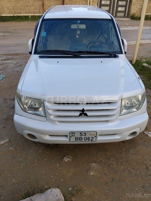 Mitsubishi Pajero io