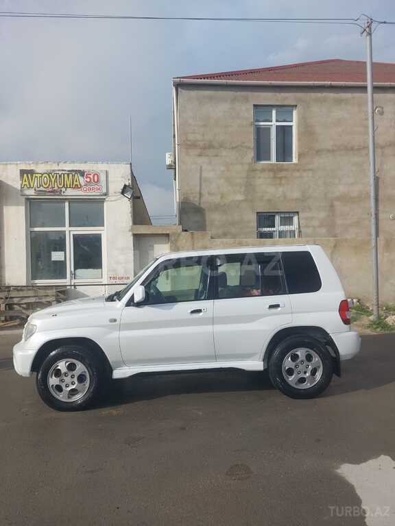 Mitsubishi Pajero io