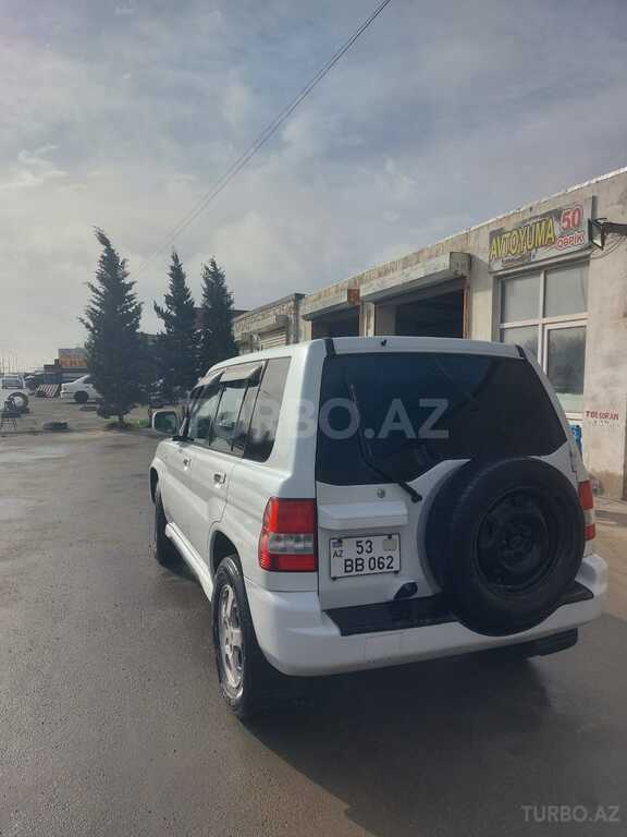 Mitsubishi Pajero io