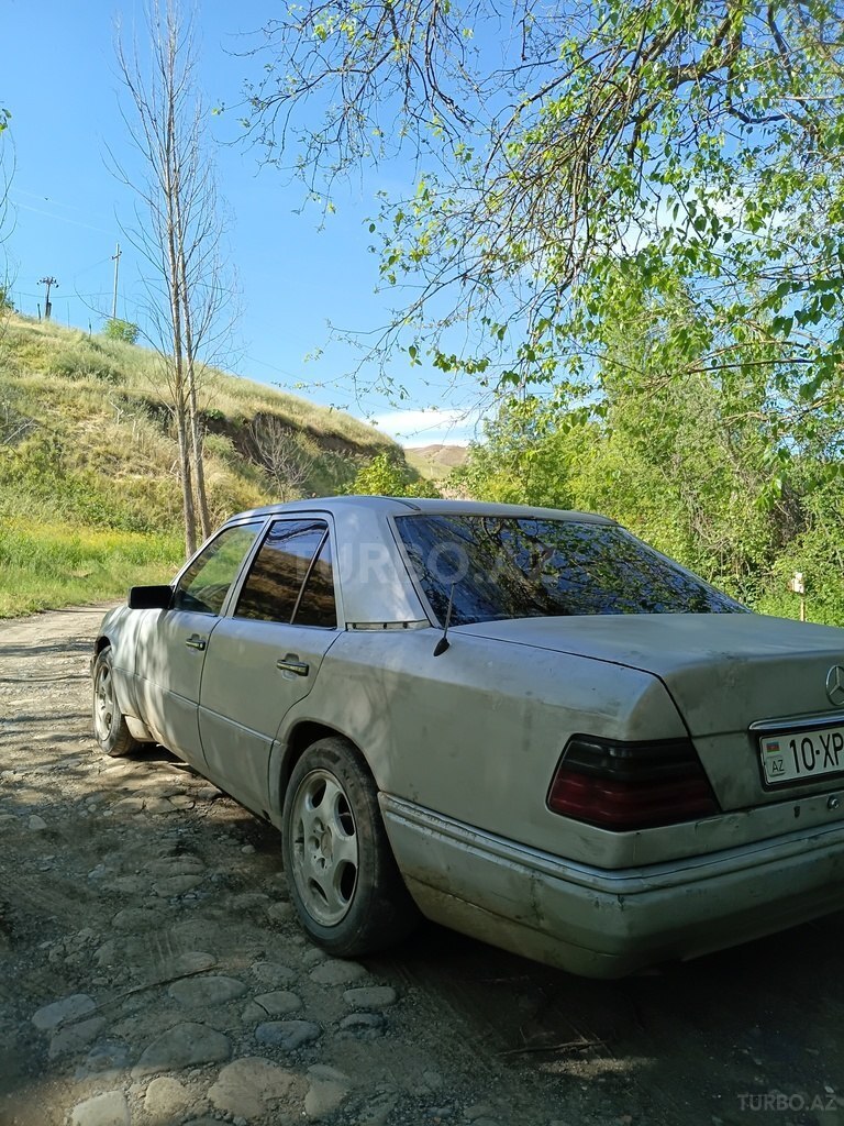 Mercedes 250 D