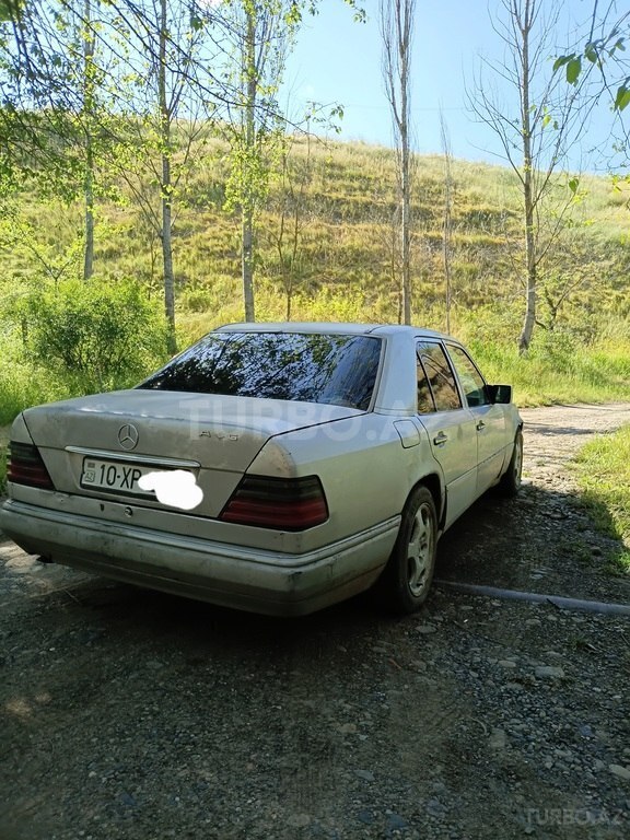 Mercedes 250 D