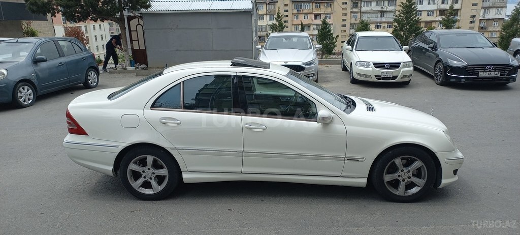 Mercedes C 200