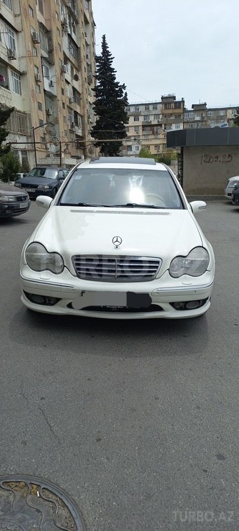 Mercedes C 200